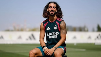 Los motivos detrás de los abucheos de los alemanes a Cucurella durante su primer partido con el Real Madrid ante el Schalke 04