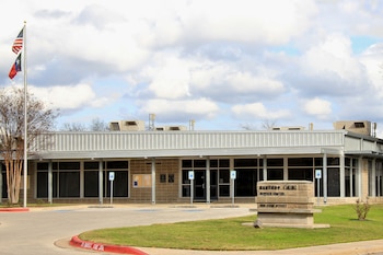 Elon Musk impulsa la economía de Bastrop con nuevas instalaciones de SpaceX y oportunidades de empleo (Wikipedia)