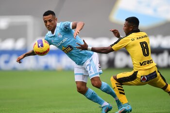 'Celestes' y 'amarillos' se enfrentan