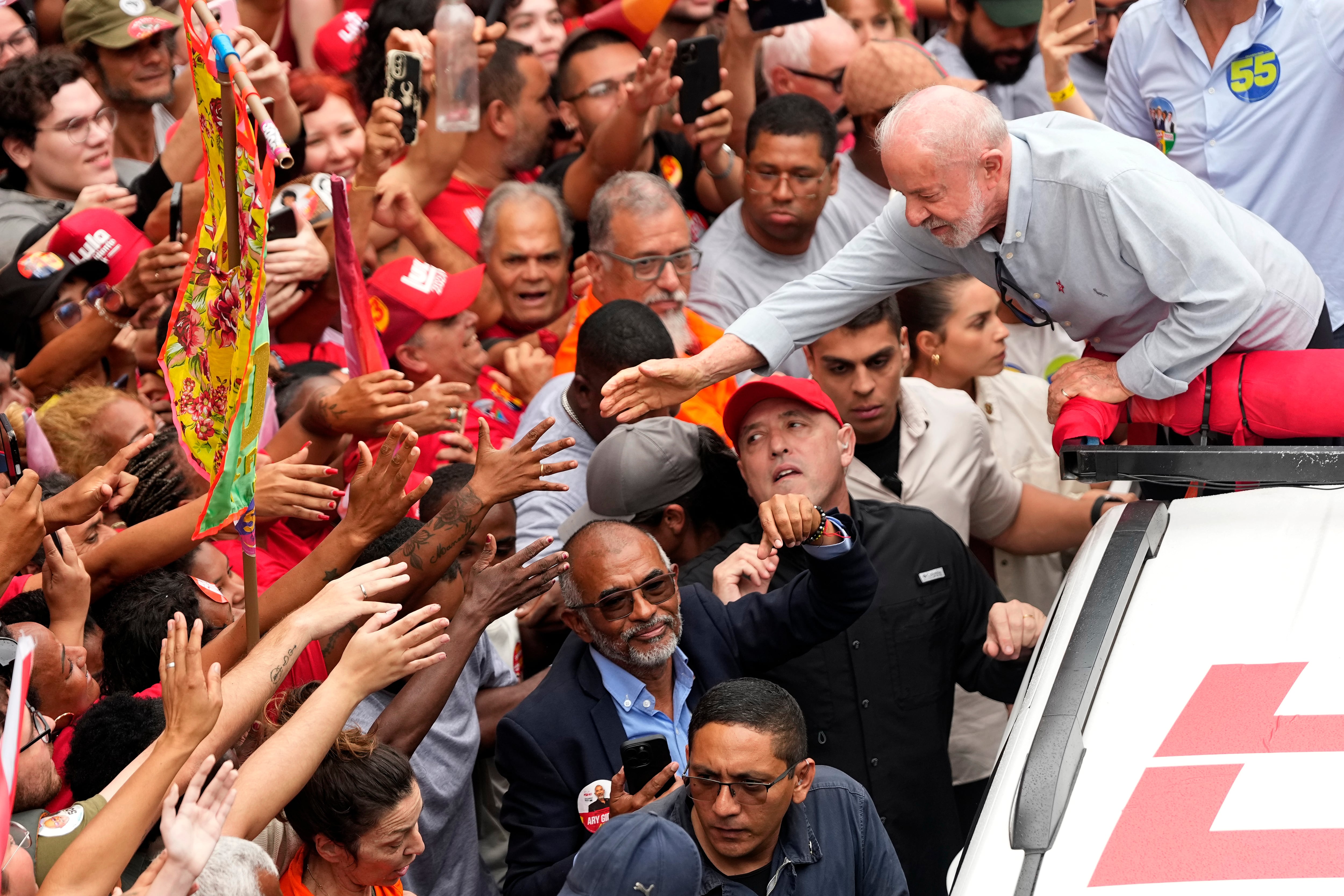 Lula da Silva llamó a jóvenes y ancianos a derrotar a Flávio Bolsonaro: “Nuestro ejército es mayor”