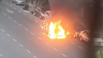 Un auto se incendió en
