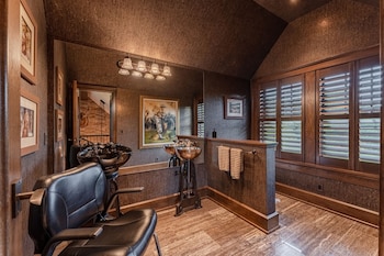 La familia Wesley invirtió cerca de 20 millones de dólares en su desarrollo. (Crooked River Media)