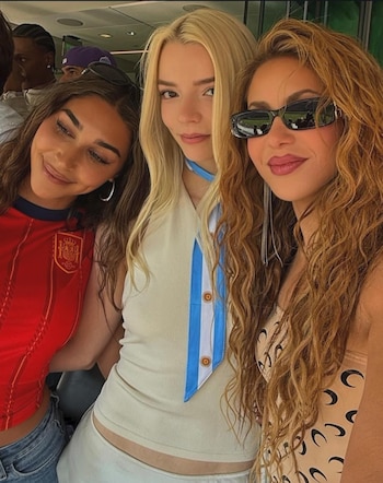 Los rostros de los famosos se destacaron en la publicación de Shakira - crédito Shakira / Instagram