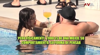La Uchulú coquetea con Renzo Spraggon. (Captura: Magaly TV La Firme)