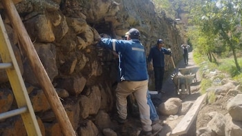 Lluvias provocan colapso de muro inca en Ollantaytambo y Ministerio de Cultura restaura estructura prehispánica afectada
