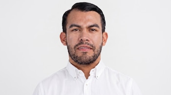 Pedro Martínez Barroso, exalcalde de San Juan Cacahuatepec, muere tras ataque armado en su ferretería.