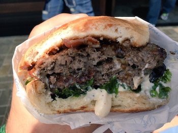 El chef Josh Emett es