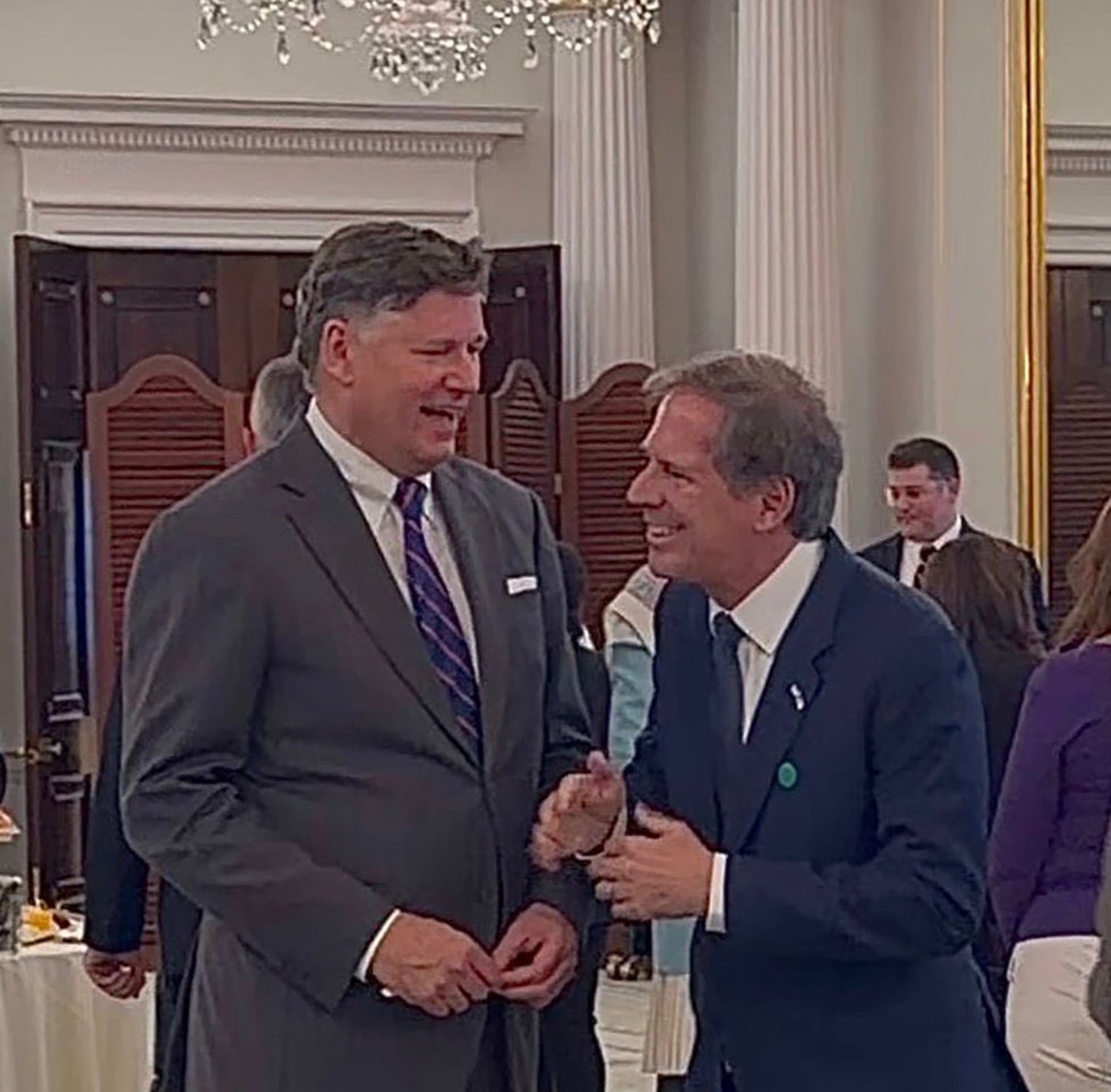 Alex Oxenford y Chris Landau en el Departamento de Estado, (Washington, Estados Unidos)