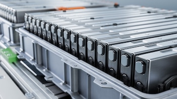 Además de las salmueras convencionales, la nueva metodología puede utilizar fluidos geotérmicos, aguas residuales provenientes de operaciones petroleras e incluso soluciones derivadas del reciclaje de baterías (Foto: Shutterstock)
