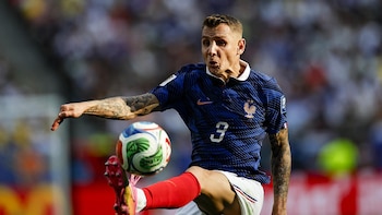 El lateral francés Lucas Digne regresa al París Saint-Germain por tres temporadas