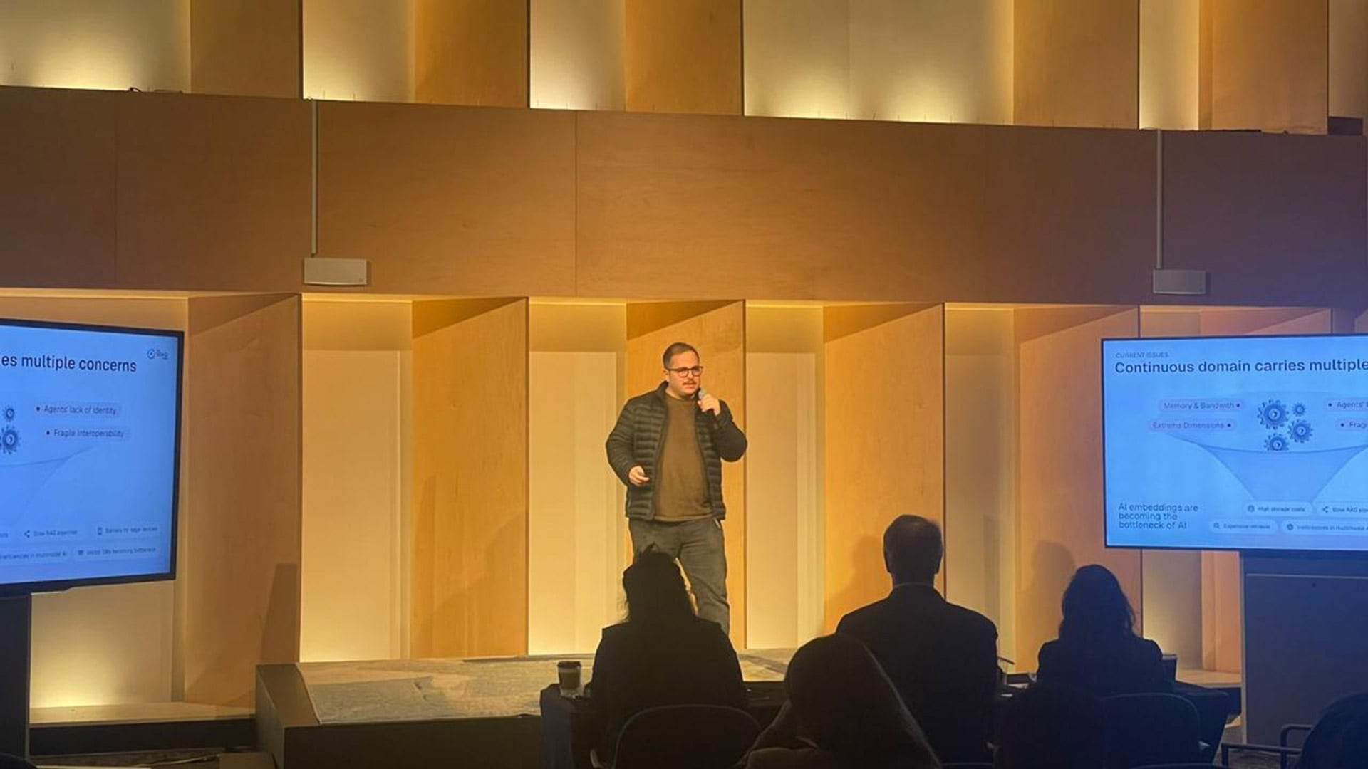 El sistema SEMQ logra comprimir datos hasta cinco veces sin perder funcionalidad, lo que reduce el consumo energético en la IA