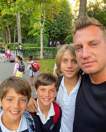 Maxi López y sus hijos