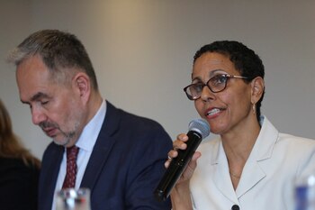 Roberta Clarke, presidenta de la Cidh, expresó su preocupación por la creciente violencia en el país - crédito Luisa González / Reuters