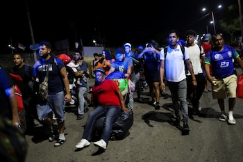 Foto de archivo: Migrantes caminan en caravana rumbo a la frontera norte con Estados Unidos, en Tapachula, estado de Chiapas, México, 20 de enero de 2025. REUTERS/Raquel Cunha