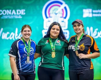 (Instagram / @a.mayabec)