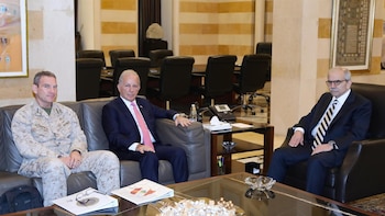 Líbano exige a Israel cesar sus ataques y retirarse del sur durante un encuentro con una delegación de EEUU