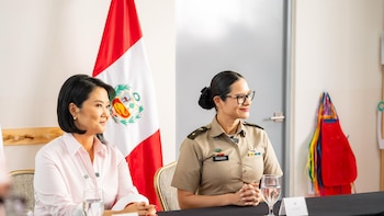Keiko Fujimori visita colegio público en El Salvador acompañada de ministra de Educación, Karla Trigueros: "Nos ha gustado muchísimo"