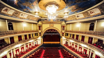 Teatro Coliseo Podestá, 140 años y un premio histórico: la distinción de Teatro del Mundo, la temporada 2025 y una pista única bajo la platea