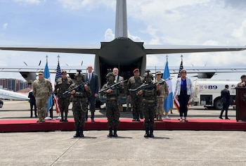 Guatemala recibió el primer lote de fusiles M4A1 adquiridos a Estados Unidos para modernizar al Ejército.