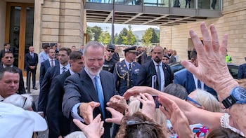 VÍDEO: La ciudad se vuelca con Felipe VI tras la inauguración de Faro Santander