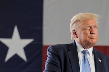 Foto de archivo: El presidente de Estados Unidos, Donald Trump, pronuncia un discurso durante un recorrido por la plataforma petrolífera Double Eagle Energy en Midland, Texas, EEUU. 29 de julio de 2020. REUTERS/Carlos Barria/