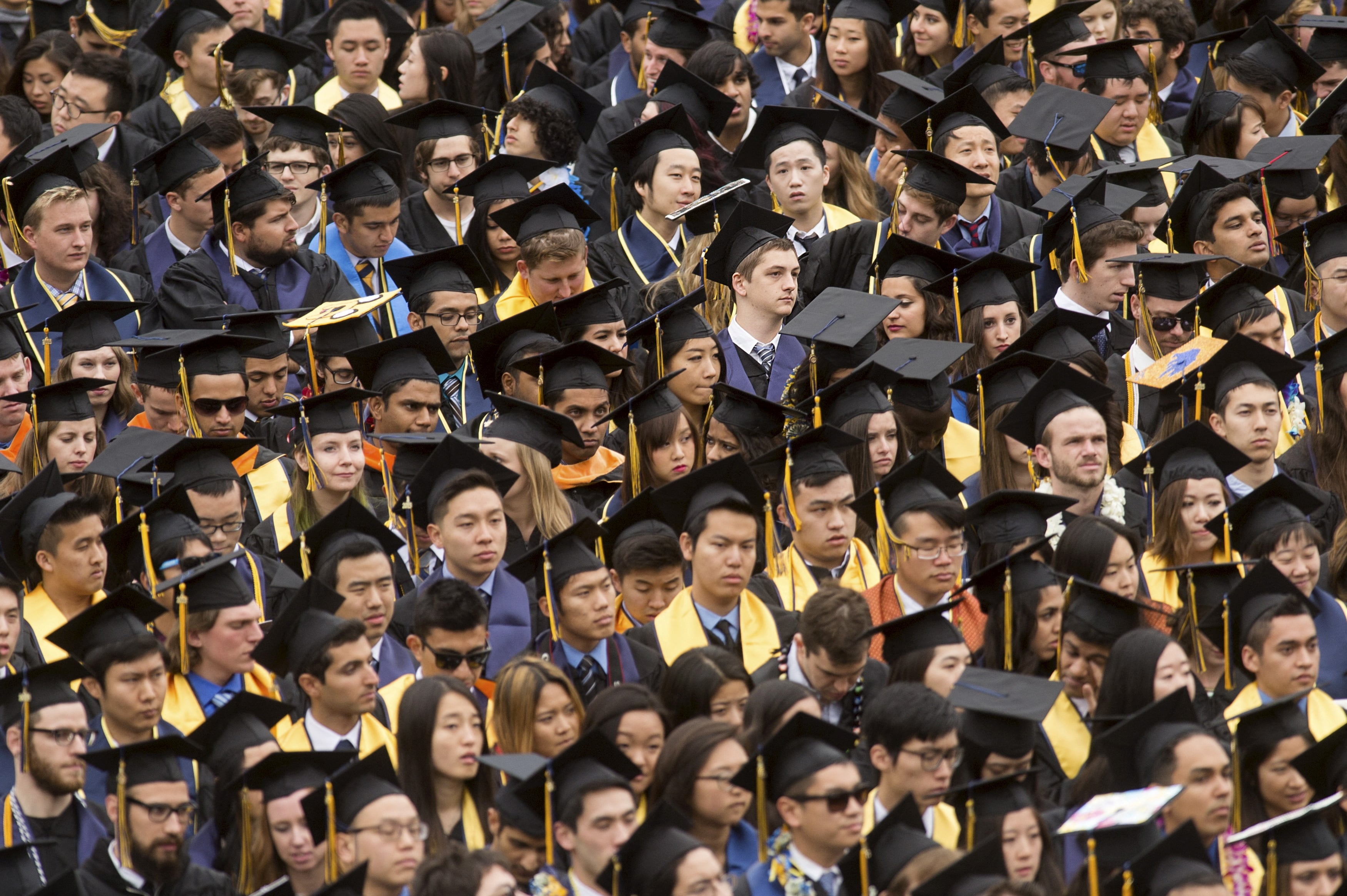 Las carreras de ingeniería, ciencias, tecnología y enfermería registran los salarios más altos para los graduados universitarios en California (REUTERS/Noah Berger/File Photo)
