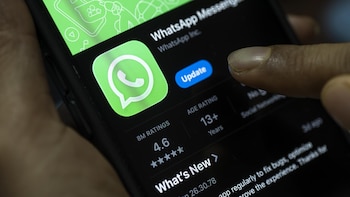 WhatsApp comienza a probar la programación de envío de mensajes en los que se incluyen también fotos y vídeos