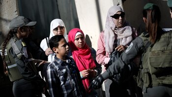 Ejército israelí controlando el paso