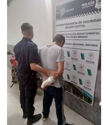 El hombre luego de atacar