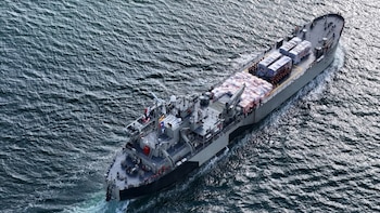 Los buques ARM Isla Holbox y ARM Huasteco zarparon desde Veracruz con destino a Venezuela cargados de ayuda humanitaria.