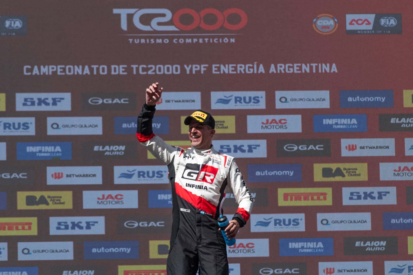 Matías Rossi logró una victoria contundente en El Zonda que lo consolida como figura dominante del automovilismo nacional (Prensa: TC2000)