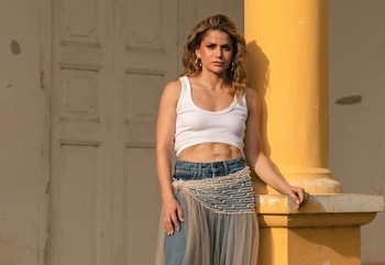 La famosa ha mostrado abiertamente que es afín a los pensamientos de izquierda lo que le ha traído amenazas - crédito @adrianalucia/Instagram