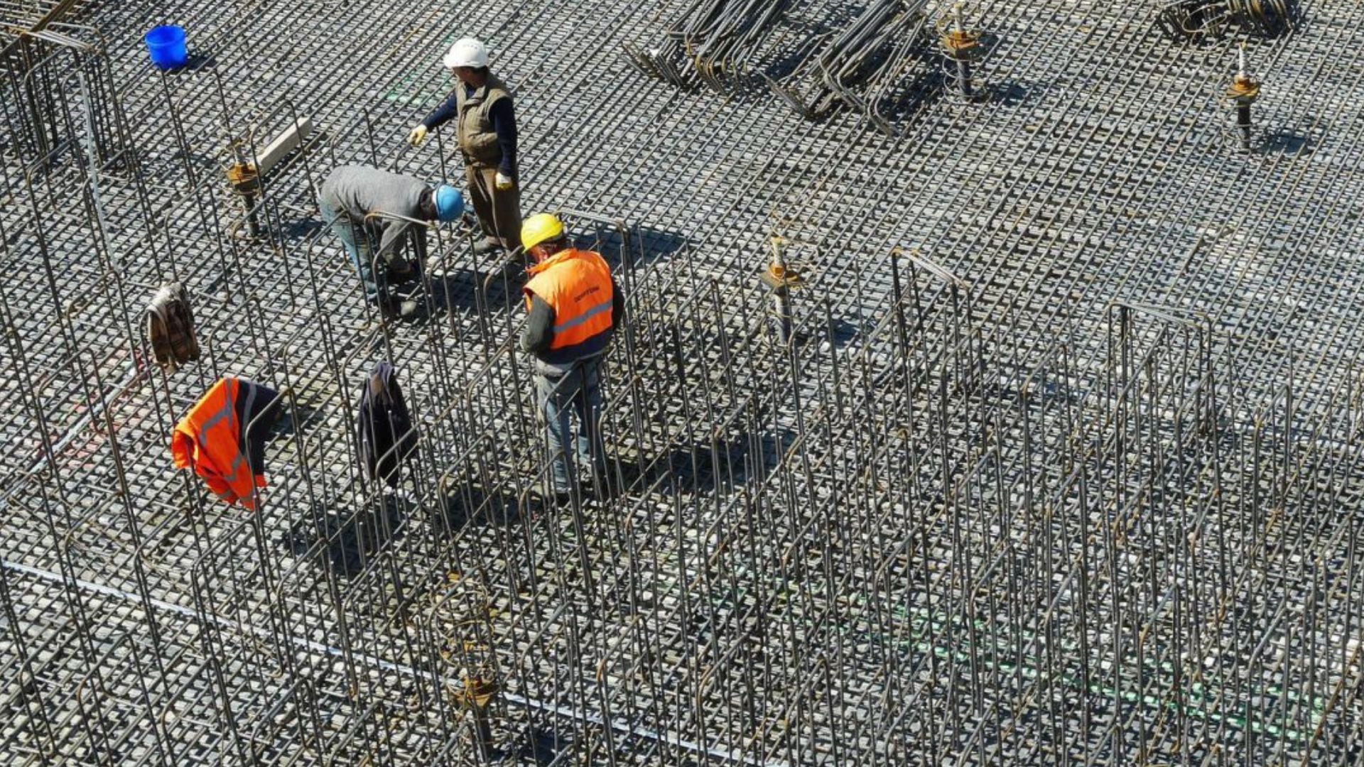 La UCA alertó que el mercado laboral argentino combina un 30% de empleo de alta productividad con un 70% de subproductividad, en un escenario de endeudamiento y expectativas frustradas