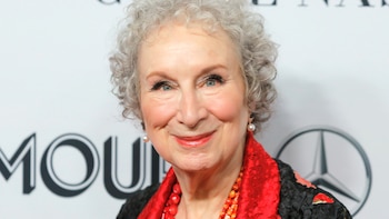 Margaret Atwood, un ladrón digital y la odisea secreta que salvó la publicación de Los testamentos