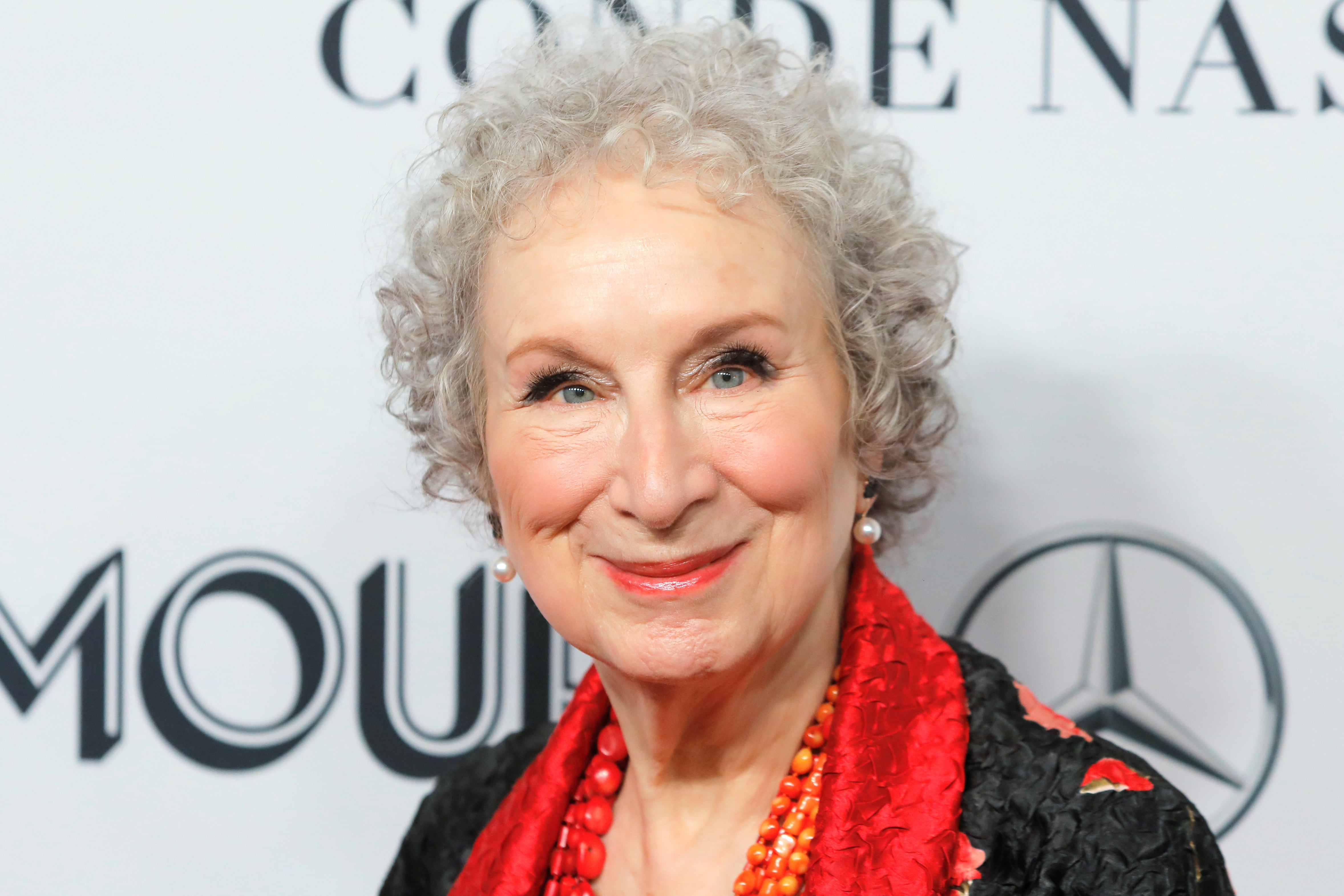 Margaret Atwood reconoció que recientes acontecimientos políticos internacionales influyeron en la trama y el desarrollo de Los testamentos - REUTERS/Andrew Kelly