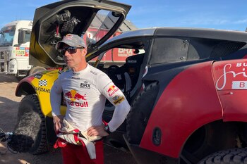 El piloto francés Sébastien Loeb (Prodrive), fotografiado en Al Ula (Arabia Saudí) tras la novena etapa del Dakar 2024. EFE/ Carlos Rosique