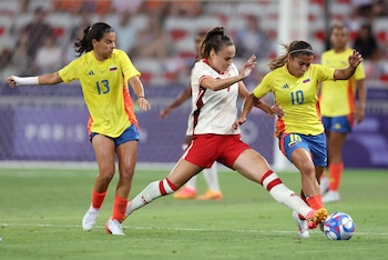 A pesar de la derrota, Colombia clasificó a los cuartos de final del fútbol femenino de los Juegos Olímpicos - crédito Raquel Cunha/REUTERS