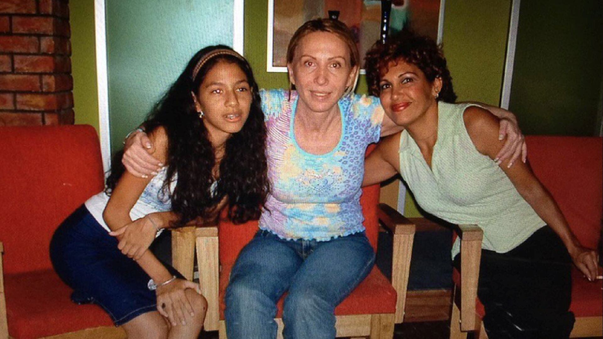 En “Qué tal he!”, Laura Bozzo atribuyó su prisión al caso de la hija de Toledo, pero usuarios la corrigieron: su encierro fue por nexos con Montesinos y corrupción bajo el fujimorismo. (X / @laurabozzo)