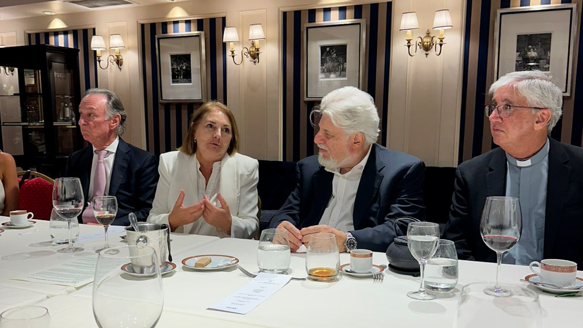 La Mesa de Diálogo trabajará con exposiciones breves, diálogos guiados y momentos de intercambio libre