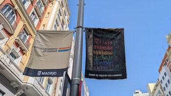 Um dos cartazes expostos pela Câmara. (Informações)