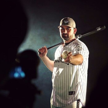 A sus 38 años, Adrián