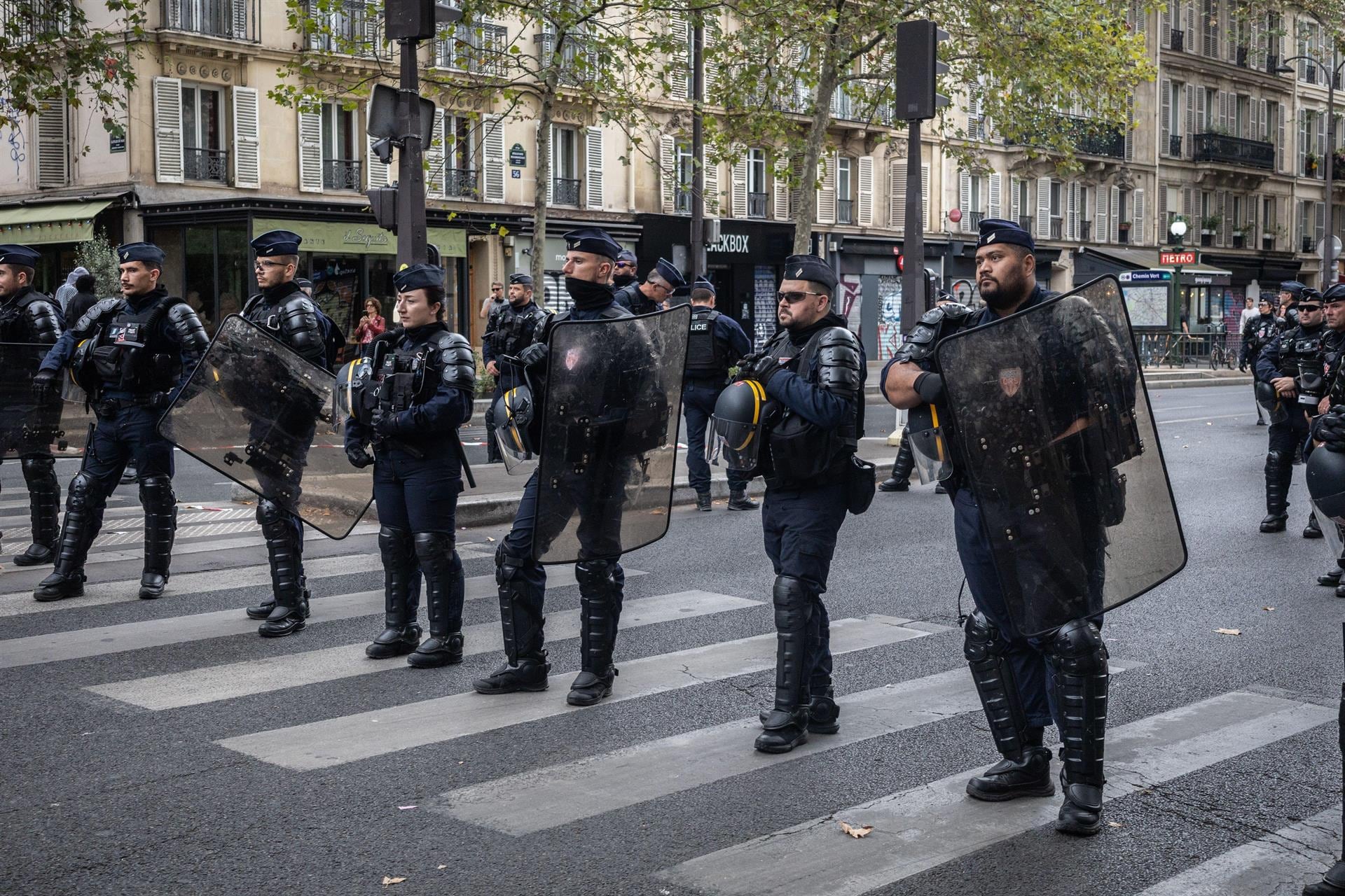 Francia registra 135 detenciones en una nueva jornada de protestas con 35.000 personas en las calles