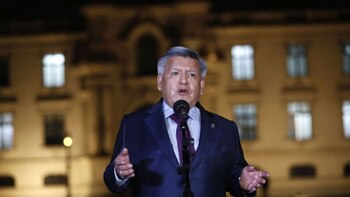 César Acuña pide “87 congresistas