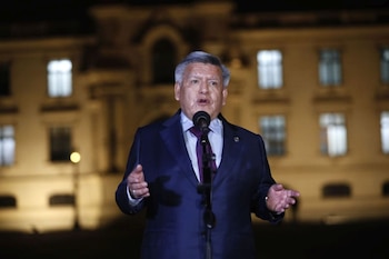 César Acuña vuelve a estar