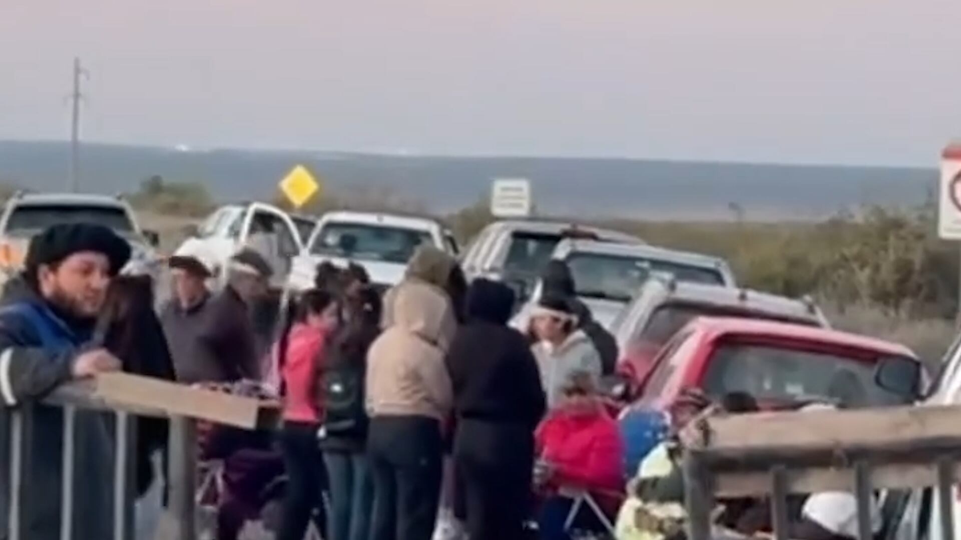 La comunidad exige una consulta previa de la petrolera (caputra de video: @anredacción)