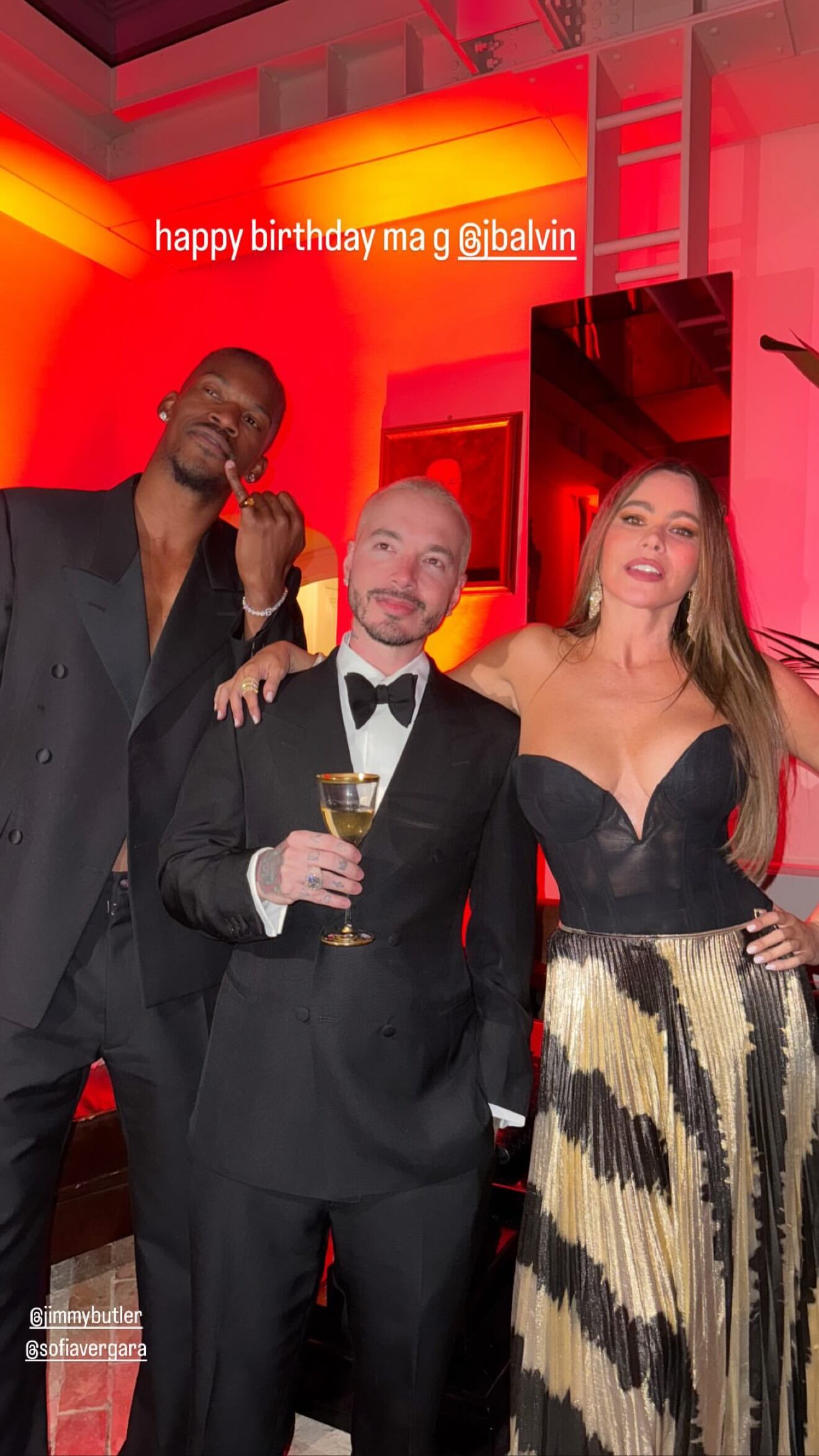 Sofía Vergara, que se encontraba en Cannes días atrás, se sumó a la celebración del reguetonero en Italia - crédito @jbalvin/Instagram