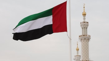 Emiratos anuncia el derribo de dos drones procedentes de Irán