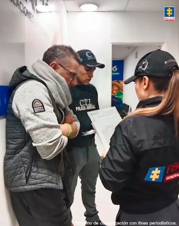 Foster Martinson fue detenido en Quito por una notificación roja de Interpol y luego fue trasladado a Bogotá, donde el CTI hizo efectiva la captura - crédito Fiscalía General de la Nación