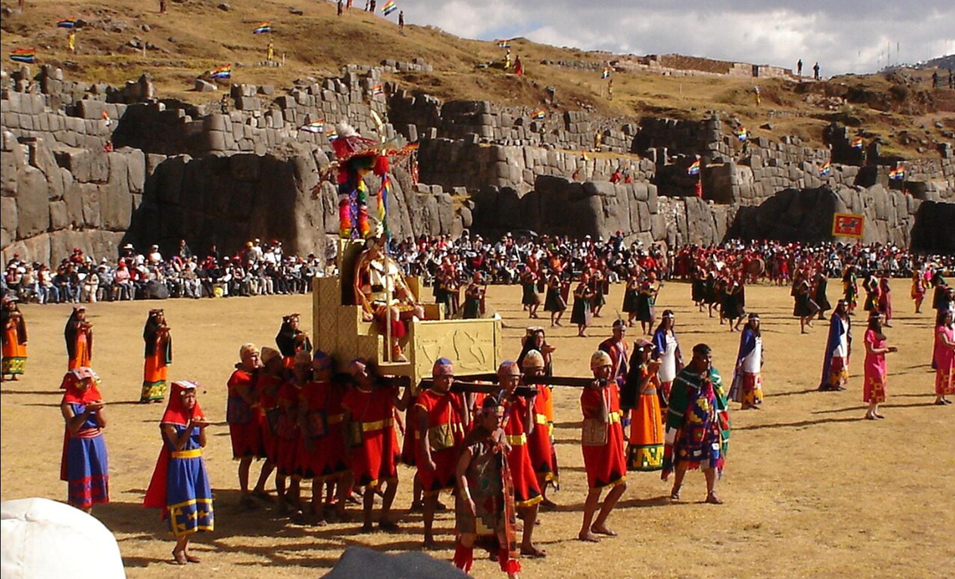 Color, tradición y simbolismo convergen en una celebración que conecta el presente con las raíces ancestrales de la civilización incaica. (Cyntia Motta)