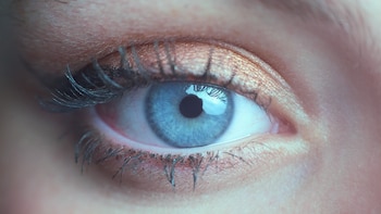 La ciencia lo confirma: si tienes los ojos azules y tu pareja también, es casi imposible que vuestro hijo los tenga marrones